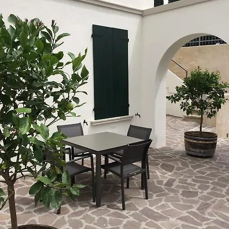 Washington Apartments Al Vittoriale Gardone Riviera Room photo